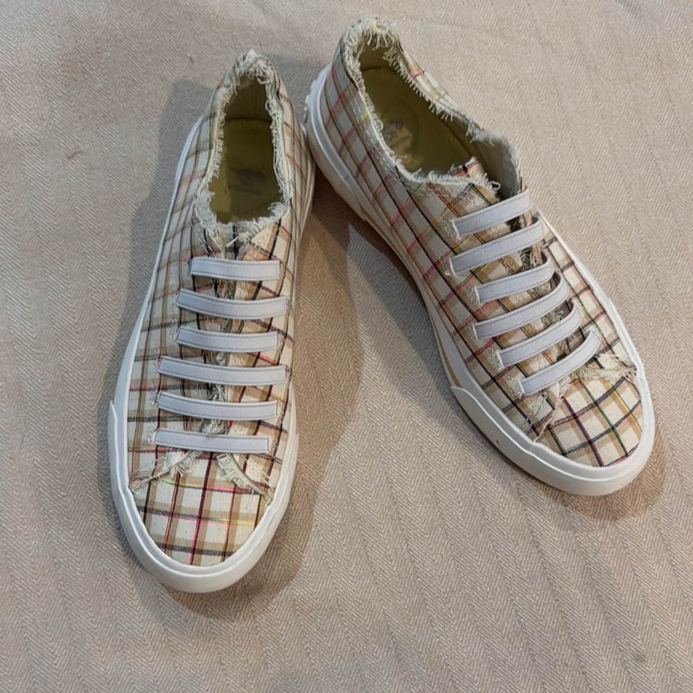 NEW Rocket Dog women’s “Jokes” plaid slip on sneakers